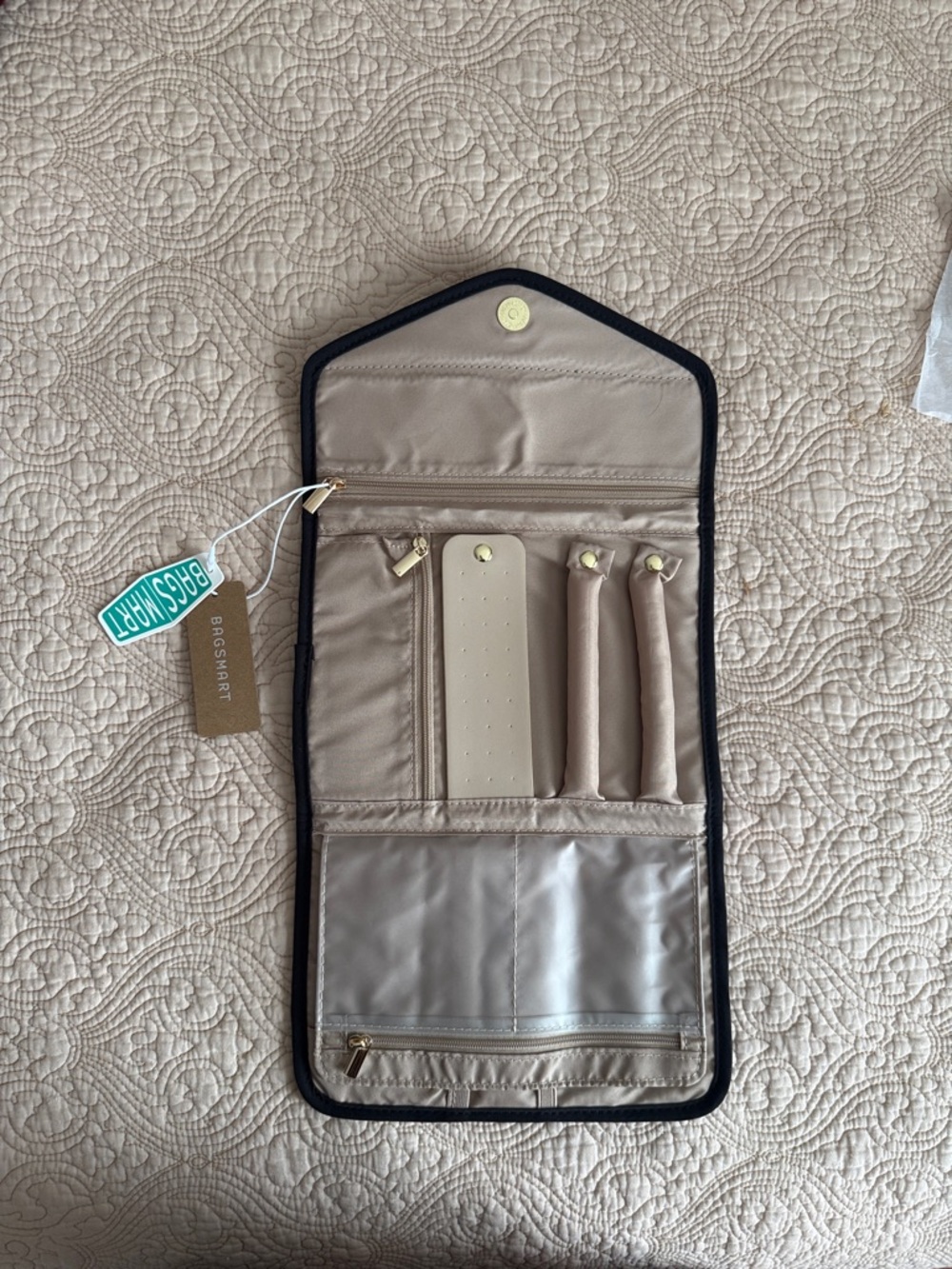 BAGSMART Black Quilted Jewelry Organizer Travel Case - Picture 3 of 5